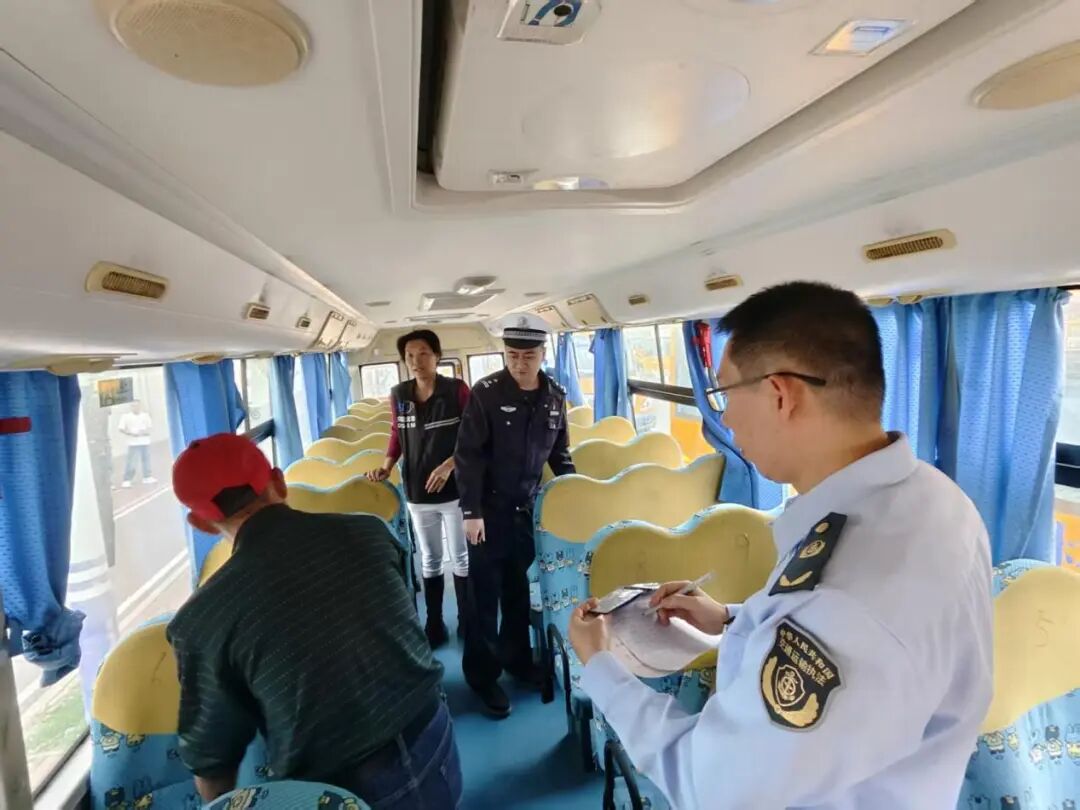 萬江街道開展2026年春季開學前校車安全集中檢驗工作