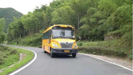 為什么校車沒辦法在中國普及？-有駕