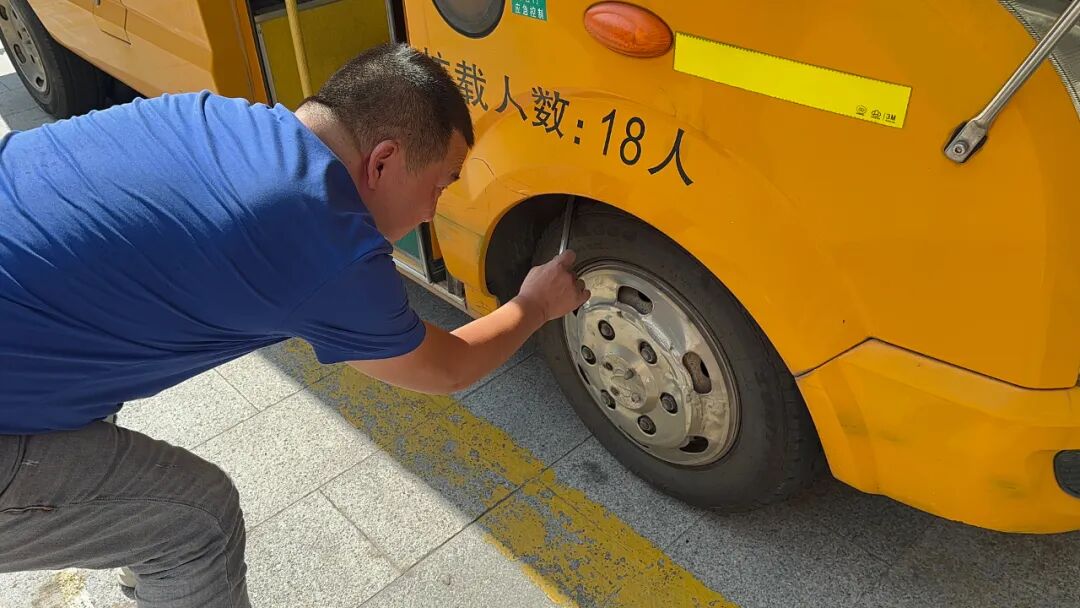 【平安校園】為愛護航，平安校車伴我行 ——石獅市恩啟頓幼兒園校車應急疏散演練