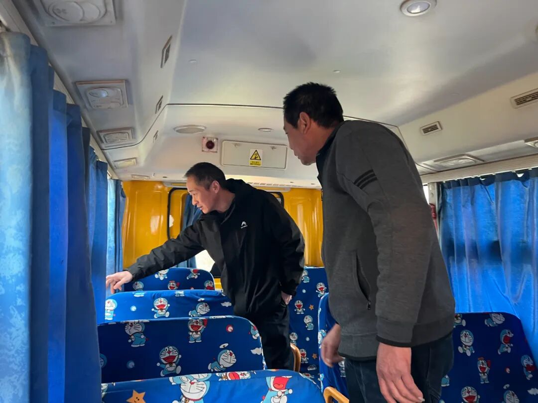 擰緊“安全閥”，護航“開學季”——啟萌幼兒園迎接春季校車安全專項大檢查