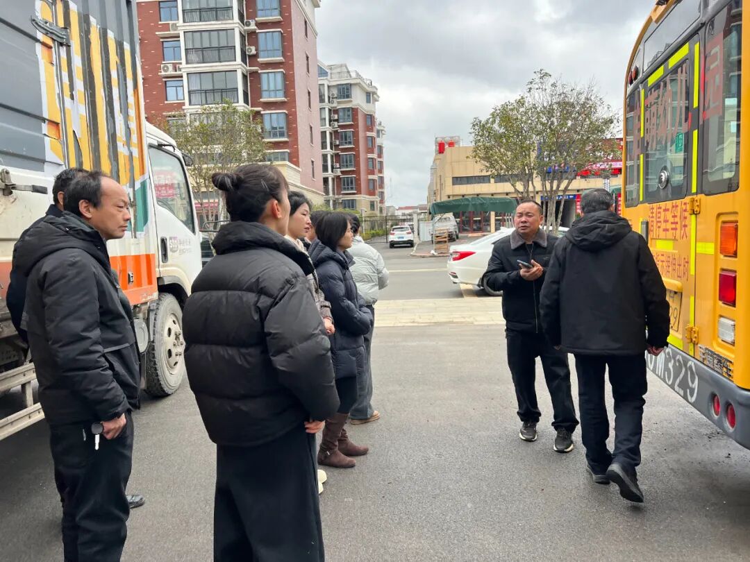 擰緊“安全閥”，護航“開學季”——啟萌幼兒園迎接春季校車安全專項大檢查