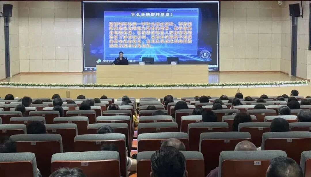 寮步嚴(yán)把校車(chē)安全關(guān) 護(hù)航開(kāi)學(xué)平安路