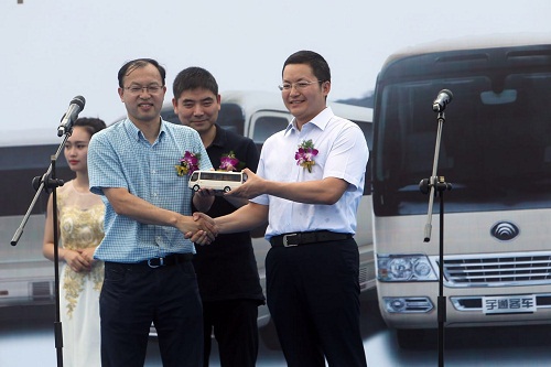 服務(wù)G20峰會(huì) 宇通T7高端公商務(wù)車正式交付杭州