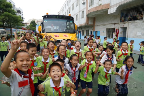 廈門金旅校車舉辦安全教育進校園公益活動