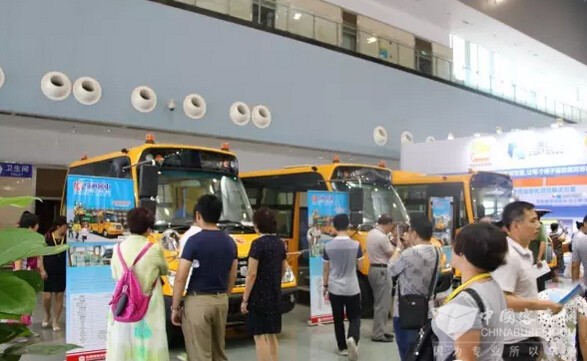 中通三款幼兒園校車登陸全國幼教展
