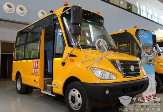 中通三款幼兒園校車登陸全國幼教展