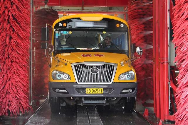 @嘉峪關家長,新學期學生可以坐著校車去上下學嘍!內含校車線路 @嘉峪關家長,新學期,校車開車啦!我們又可以坐著校車去上下學嘍!