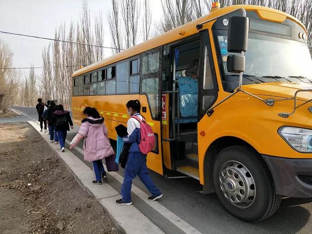 @嘉峪關家長,新學期學生可以坐著校車去上下學嘍!內含校車線路 @嘉峪關家長,新學期,校車開車啦!我們又可以坐著校車去上下學嘍!