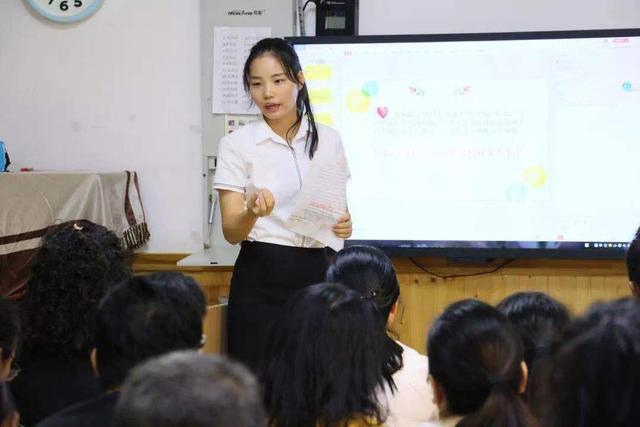 常德市武陵區(qū)中心幼兒園召開中大班家長會