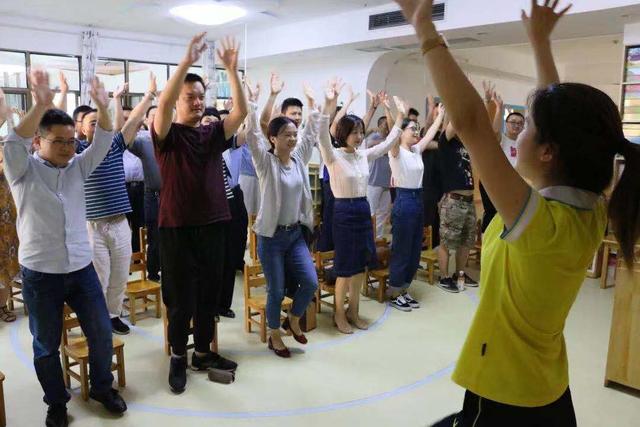 常德市武陵區(qū)中心幼兒園召開中大班家長會