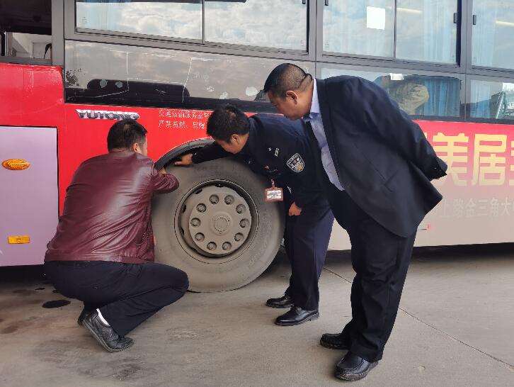 上街區(qū)車管所深入開展冬季交通安全大整治