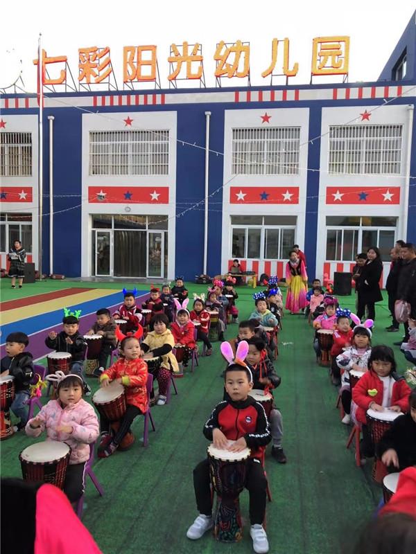 河北唐山高新區七彩陽光幼兒園“點燃幸福之火”篝火晚會活動