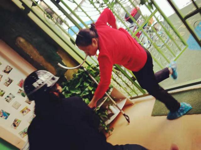 簡城青蘋果幼兒園開展“防暴防恐”演練