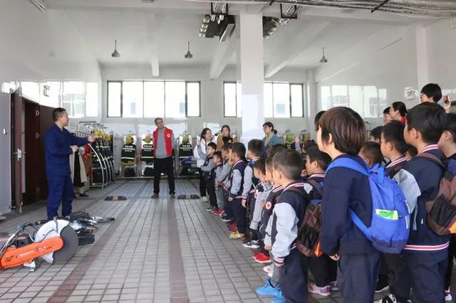 英迪國際幼兒園消防活動系列之——“我心中的消防員”