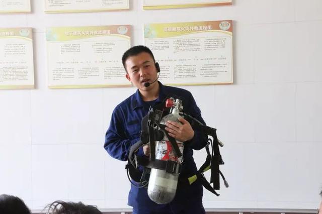 英迪國際幼兒園消防活動系列之——“我心中的消防員”