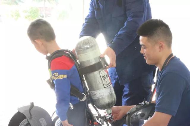 英迪國際幼兒園消防活動系列之——“我心中的消防員”