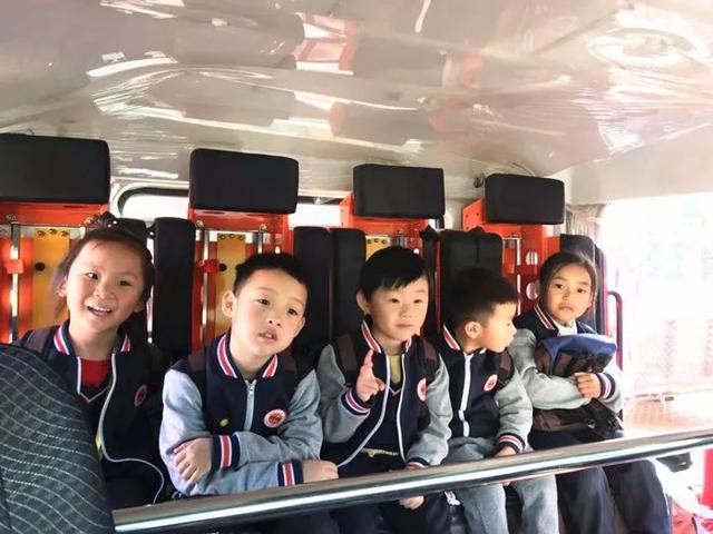 英迪國際幼兒園消防活動系列之——“我心中的消防員”