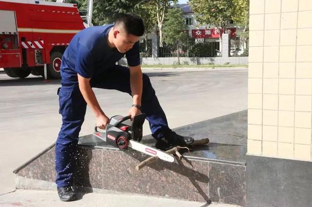 英迪國際幼兒園消防活動系列之——“我心中的消防員”