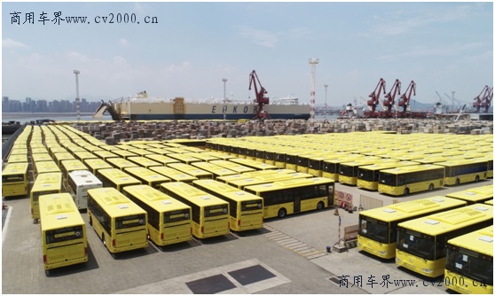 再次發運沙特449輛智慧安全校車