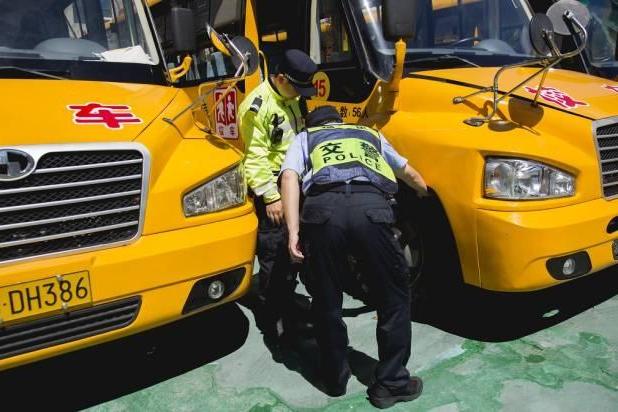 山東東營市組織開展全市校車安全管理聯合檢查活動