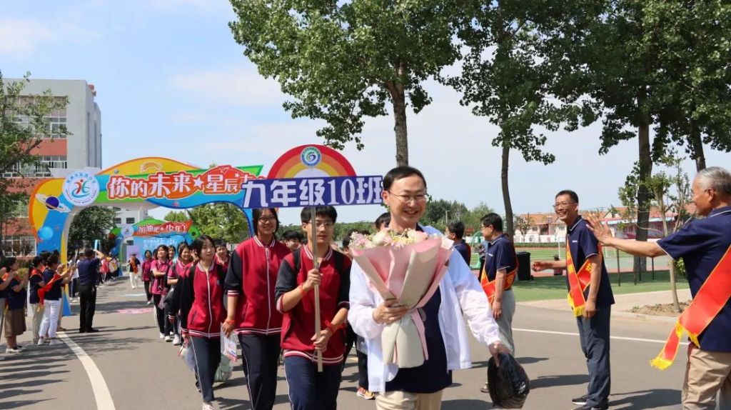 溫情守護十一載 愛心送考再啟航