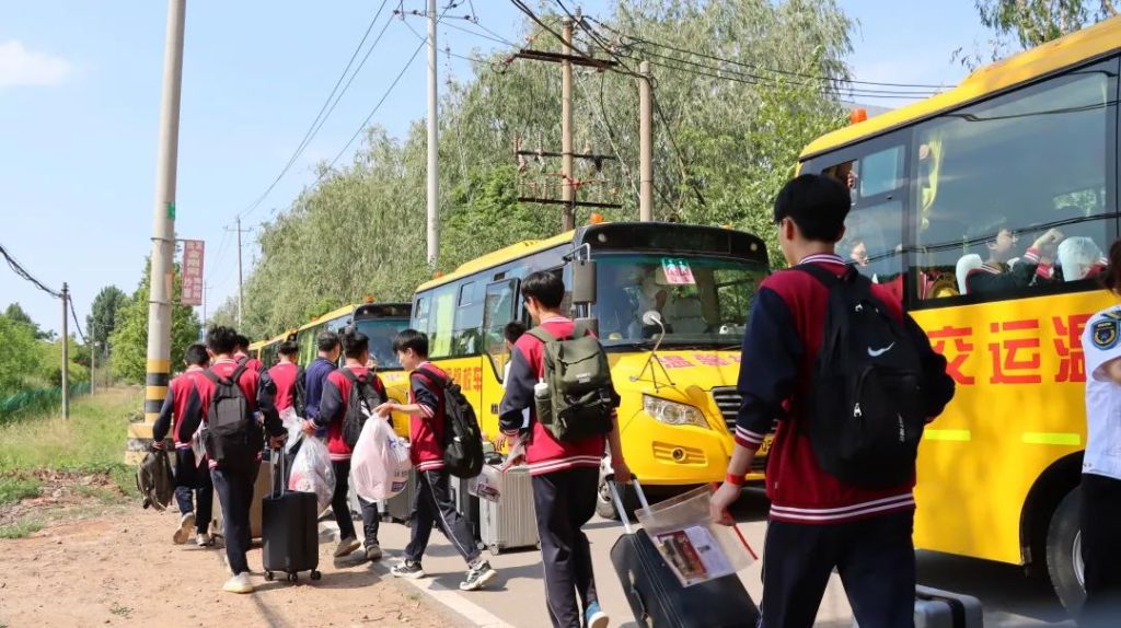 溫情守護十一載 愛心送考再啟航