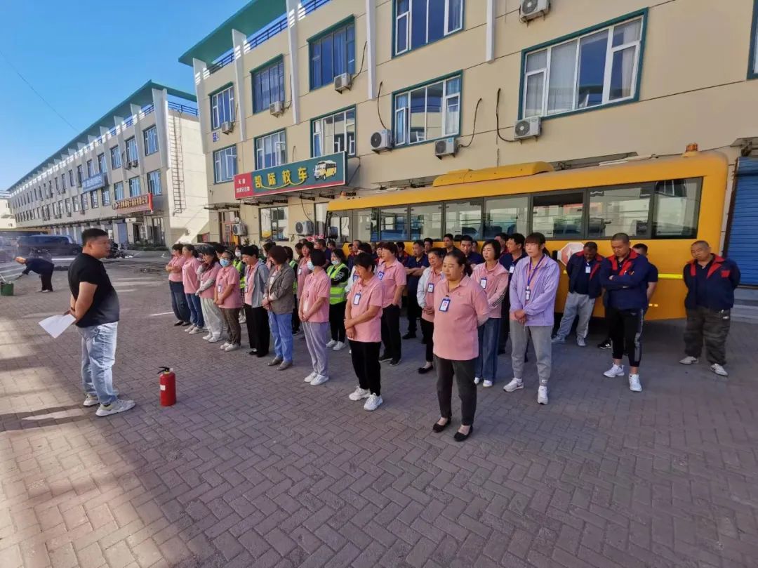 以演筑防，安全“童”行丨凱際校車開啟消防交通預案應急演練