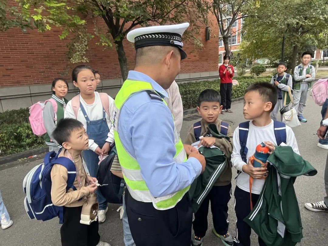 【小手拉大手】護學路上筑防線 校車檢查是關鍵 圖片