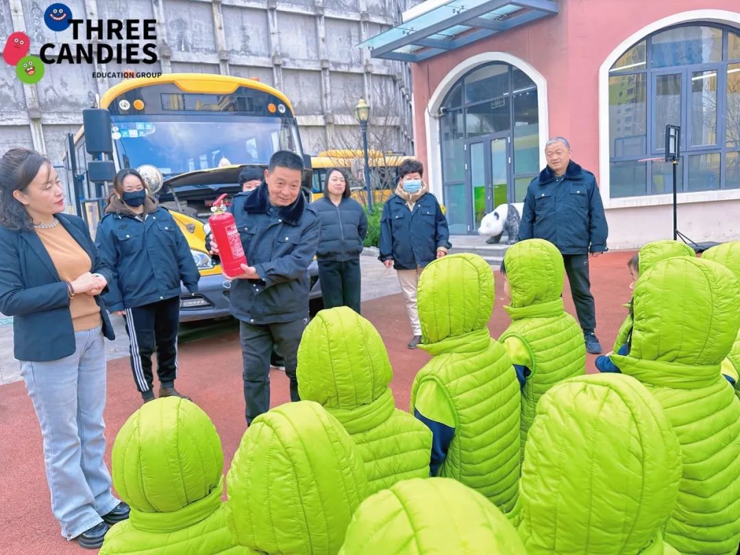 【校園安全】安全乘車，平安“童”行——三顆糖御景新苑幼兒園校車安全應急演練