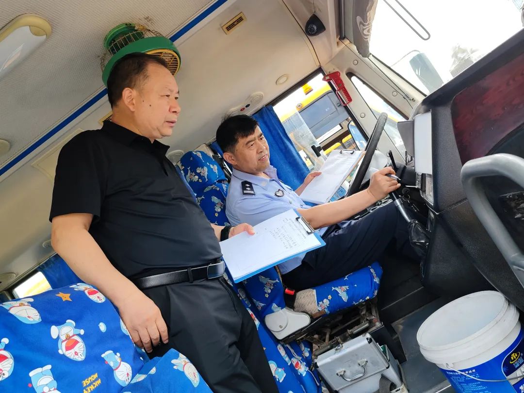 交通秩序暢通服務大提升夏季行動丨學生放暑假 交通安全不放假