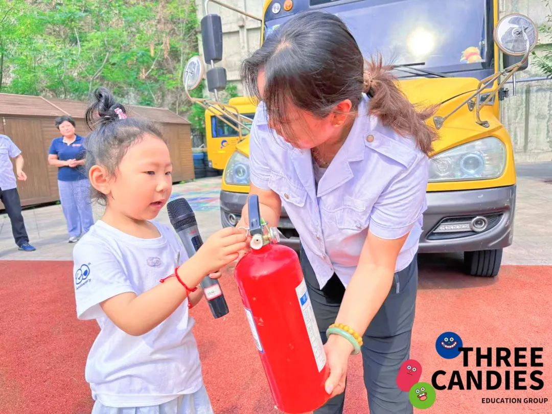 【校園安全】安全乘校車,平安伴我行——三顆糖御景新苑幼兒園校車安全應急演練 【校園安全】安全乘校車,平安伴我行——三顆糖御景新苑幼兒園校車安全應急演練