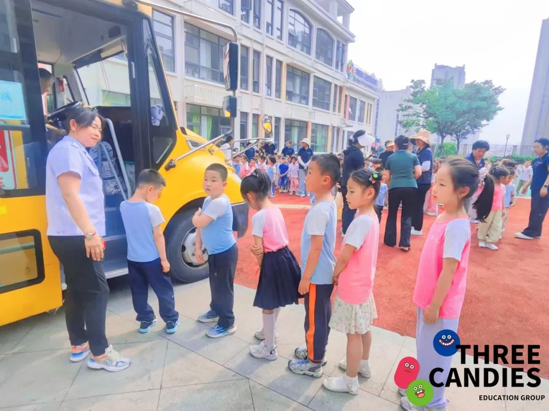 【校園安全】安全乘校車,平安伴我行——三顆糖御景新苑幼兒園校車安全應急演練 【校園安全】安全乘校車,平安伴我行——三顆糖御景新苑幼兒園校車安全應急演練