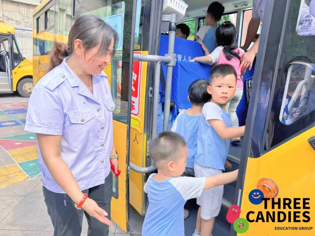 【校園安全】安全乘校車,平安伴我行——三顆糖御景新苑幼兒園校車安全應急演練 【校園安全】安全乘校車,平安伴我行——三顆糖御景新苑幼兒園校車安全應急演練