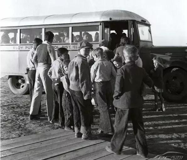 小黃車又搞新花樣？不是！這次是大黃車！讓我們來一探究竟！