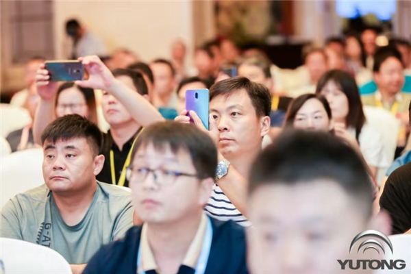 宇通: 用智慧助力打贏校車安全“保衛(wèi)戰(zhàn)”和運(yùn)營(yíng)“持久戰(zhàn)”