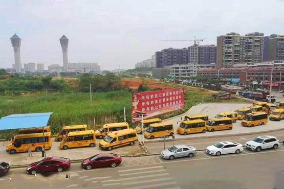 雙峰校車暑期集中“體檢”