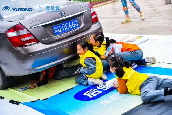 兒童交通安全公益行走進宜賓 宇通演繹愛的N次方