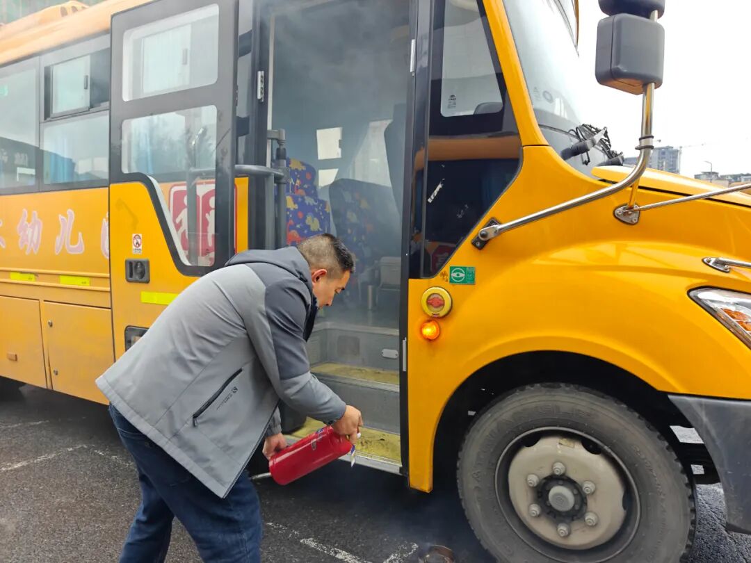 【校車安全】安全“童”行--仁懷市城北幼兒園開展校車消防安全演練活動