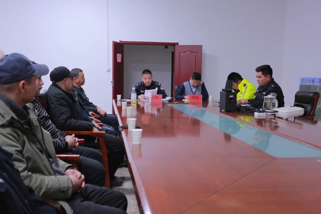 博樂公安交警開展校車安全專項行動