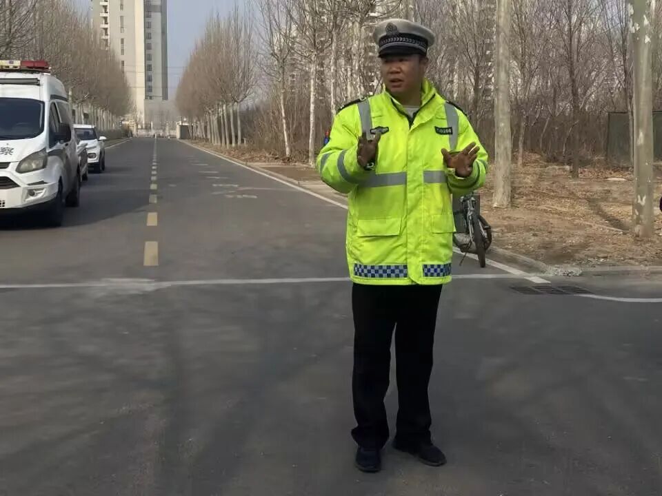 牢筑學子出行安全防線丨鄒平懷遠學校春季校車安全專項督查獲好評