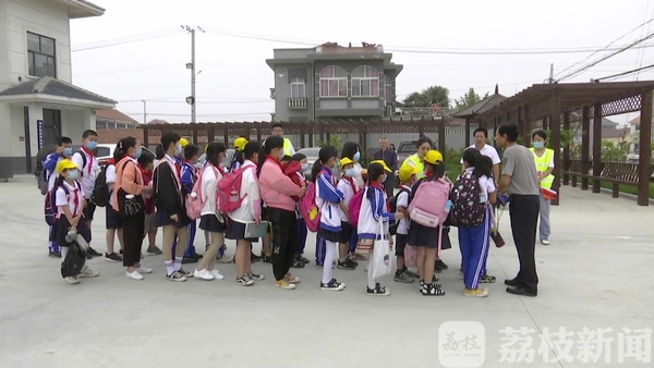 確保學生安全出行 贛榆打造“零補貼”校車模式