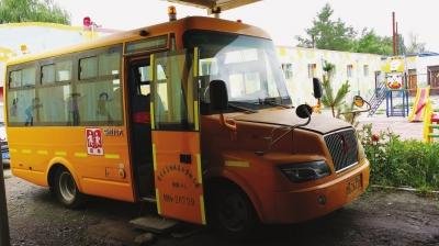 甘肅武威新買幼兒校車隱患多 坐墊底板大部分斷裂