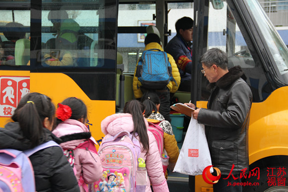 南京六合校車運營堅持三不出做到4年零事故