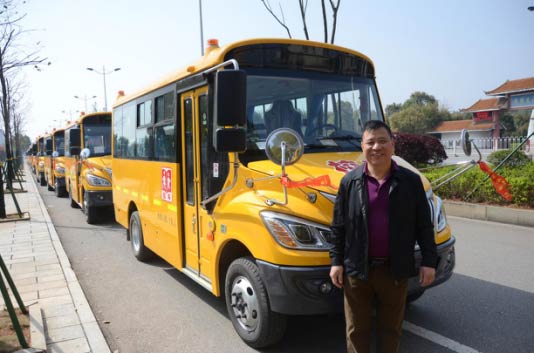 高品質校車織錦 規范化管理添花——“雷鋒校車”模式解析