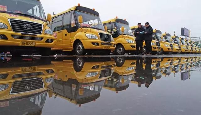 教育部發(fā)布校車安全風險預警 加強校車安全管理引各方關注